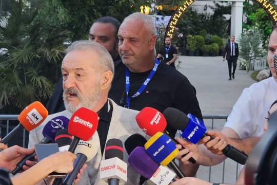 Gigi Becali, șocat atunci când și-a verificat Instagramul: "Femei, femei, numai femei. Ia uite mă, ce fac, mă uit la femei"