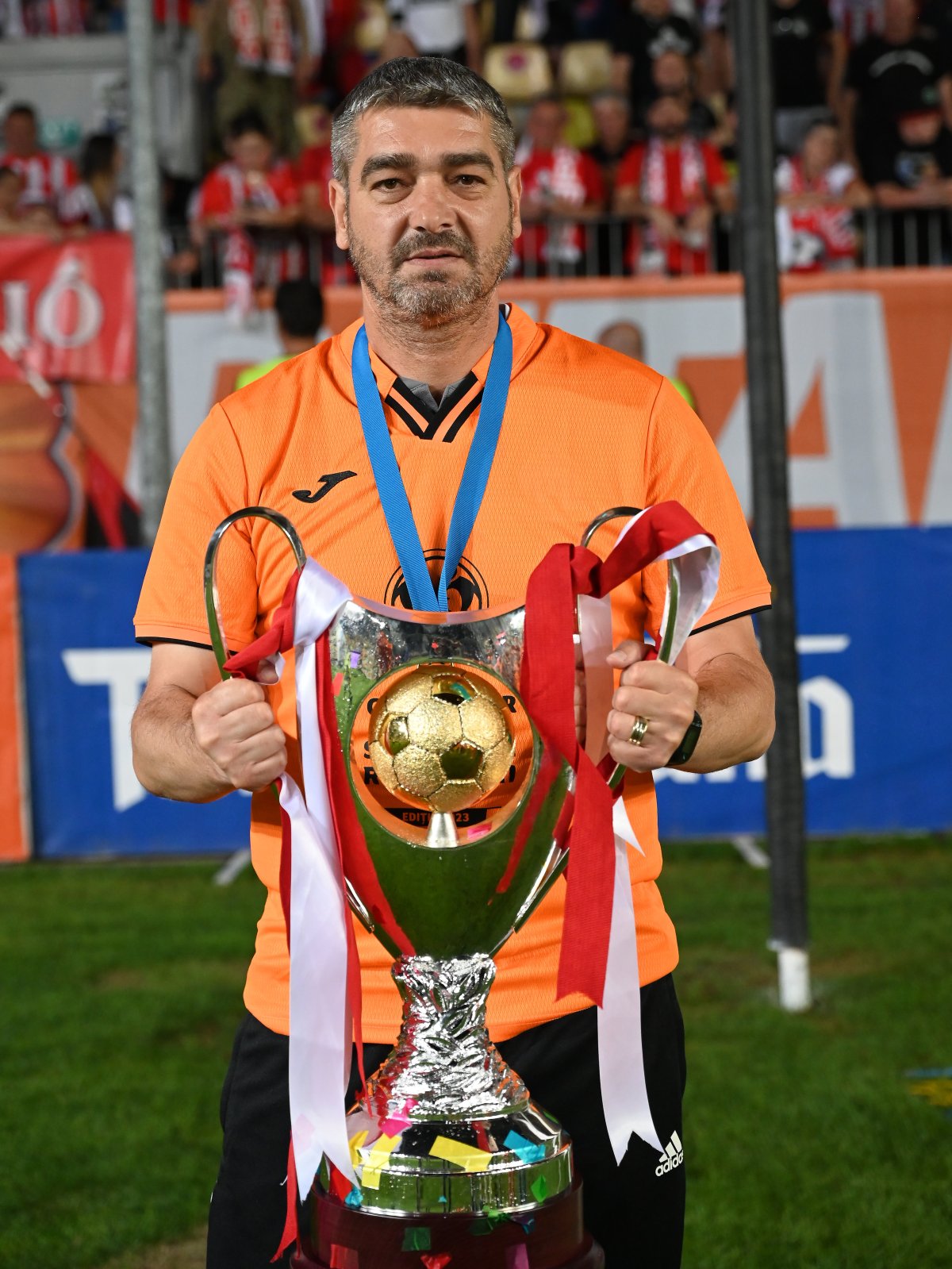 Liviu Ciobotariu cu Supercupa României, câștigată în 2023 cu Sepsi