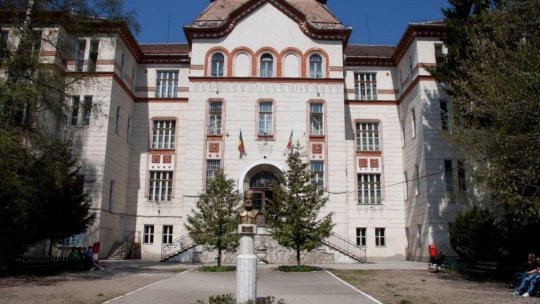 Liceul din Covasna unde se predă în limba română, lăsat de izbeliște de autorități: ”Copiii învață între gândaci, își bat joc de ei!”