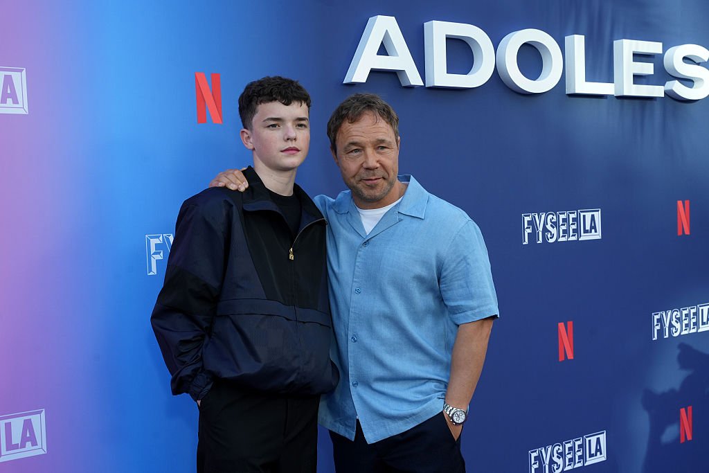 Owen Cooper, alături de Stephen Graham, creatorul serialului-fenomen de pe Netflix