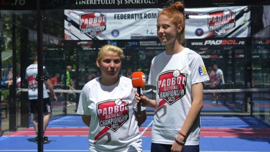 Padbolul, un nou sport iubit de fete: ”Nu e atât de greu pe cât credeam”