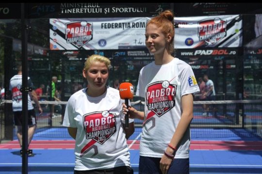 Padbolul, un nou sport iubit de fete: ”Nu e atât de greu pe cât credeam”
