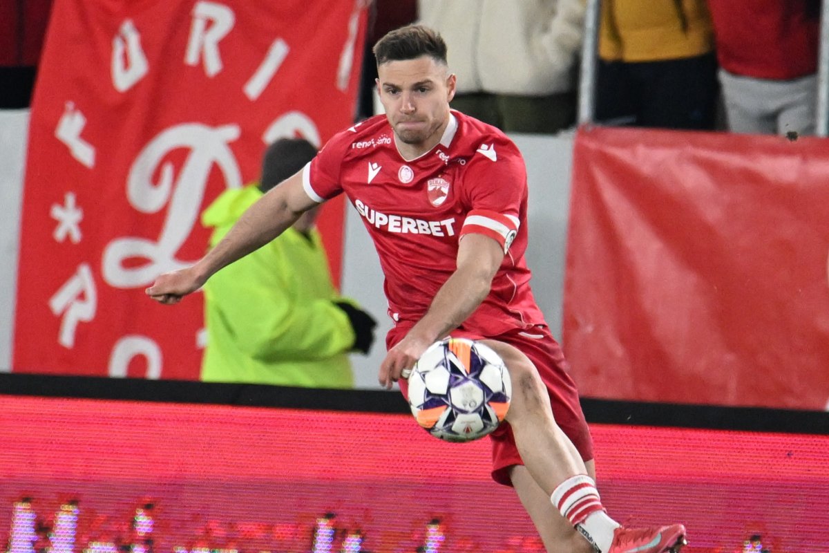 Politic este la doar o semnătură de FCSB