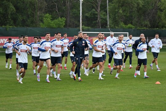 Ultimele detalii despre primul 11 pregătit de Mircea Lucescu pentru Austria - România: ”Chiricheș va fi folosit?”