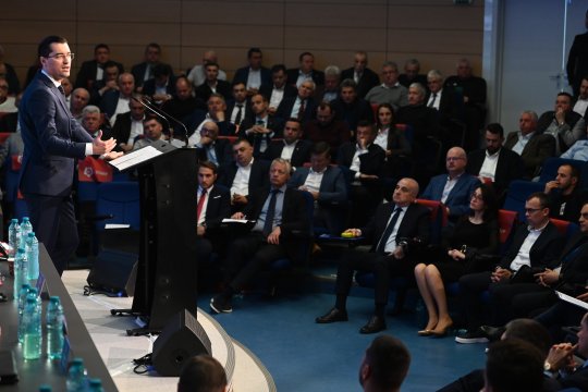Răzvan Burleanu și mai mulți șefi de federație, întâlnire în Parlament! Au cerut mai mulți bani, dar au fost informați că vor primi mai puțini