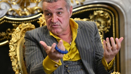 Patriarhul Daniel nu-l mai lasă pe Gigi Becali să cânte în strana Catedralei. Reacția omului de afaceri
