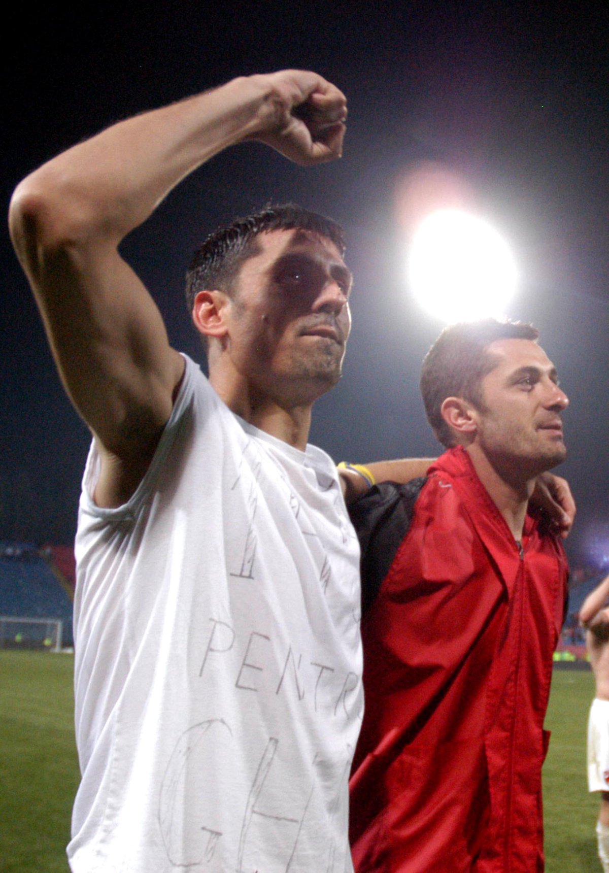 Ionel Dănciulescu (stânga) și Claudiu Niculescu (dreapta)