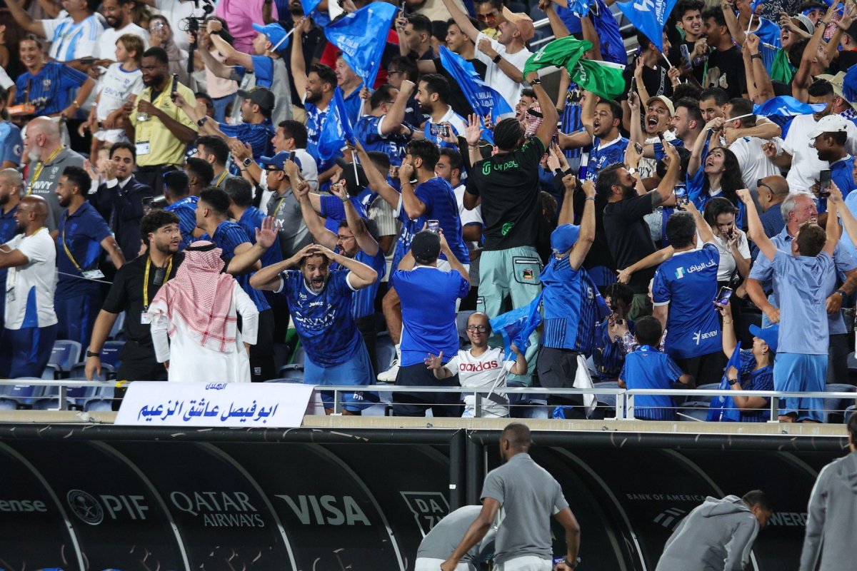 Fani saudiți au dat drumul la fiestă în tribunele arenei din Orlando