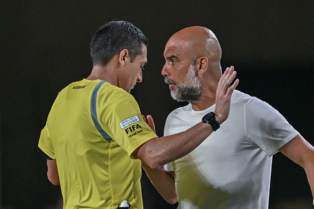 Guardiola s-a certat și cu arbitrii în timpul meciului cu Al Hilal