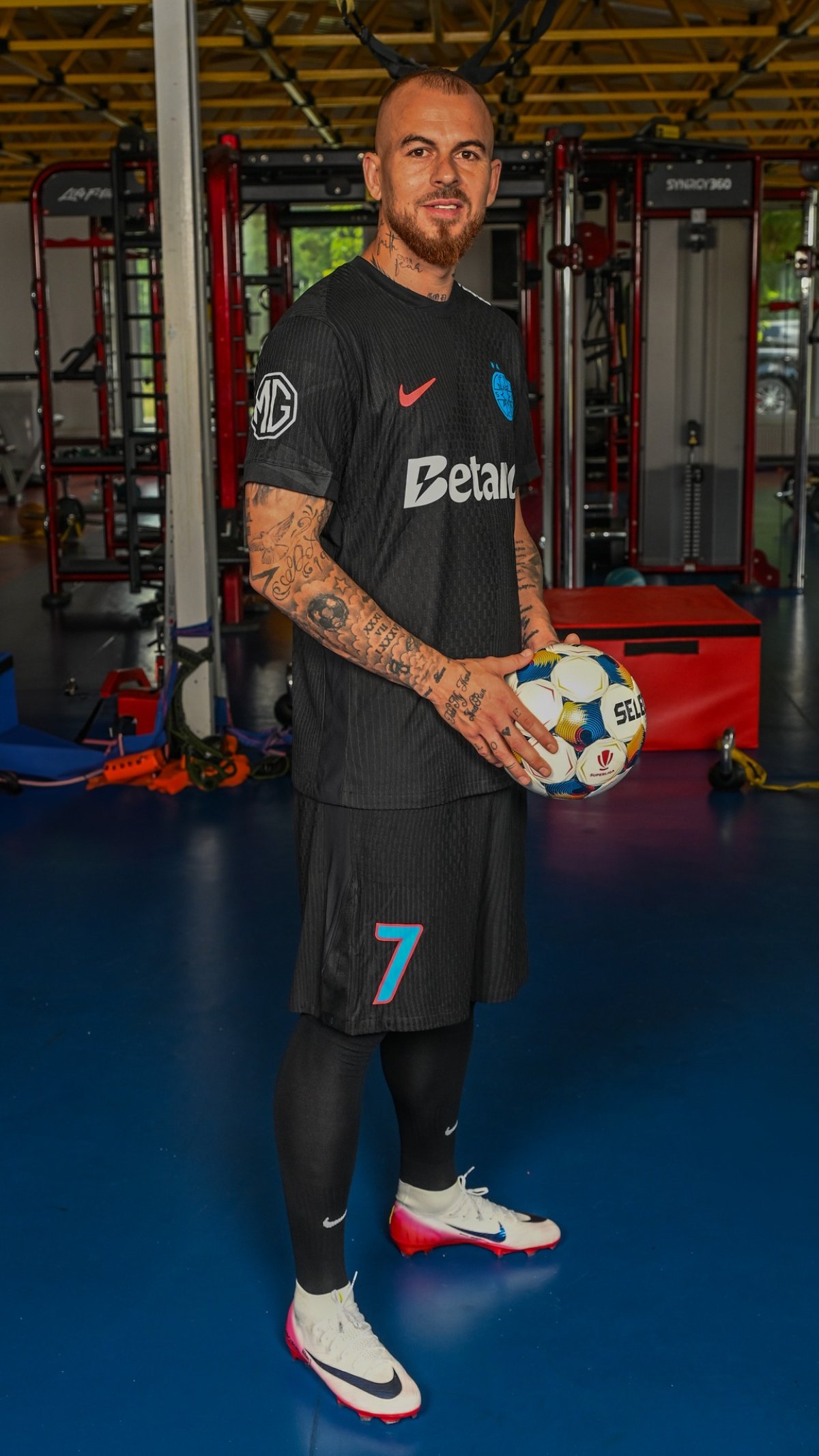 FCSB - echipamentul pentru meciurile din deplasare