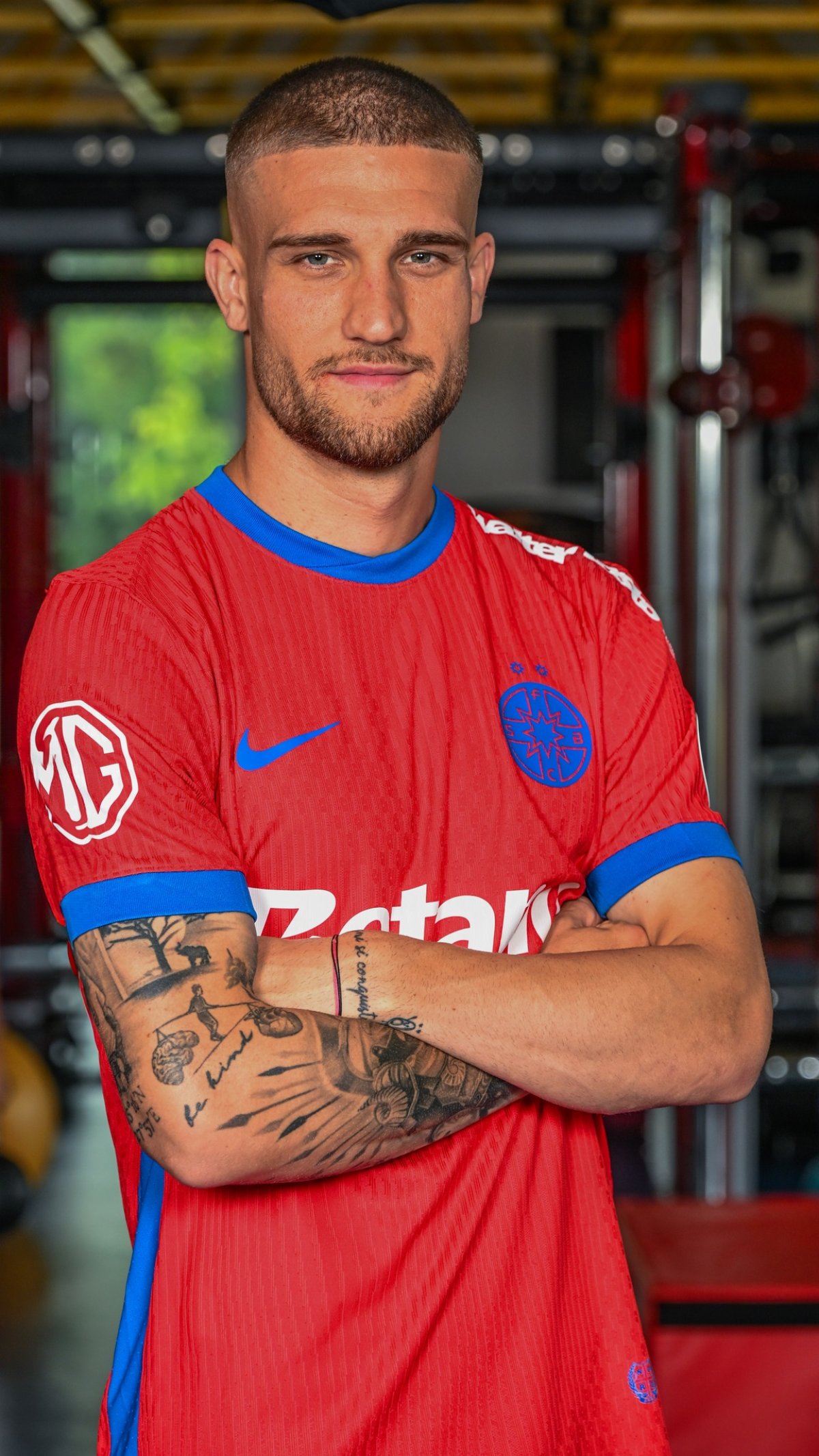 FCSB - Echipamentul pentru meciurile de pe teren propriu