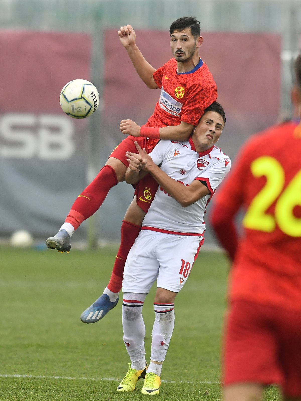 Cană, într-un duel cu Dinamo