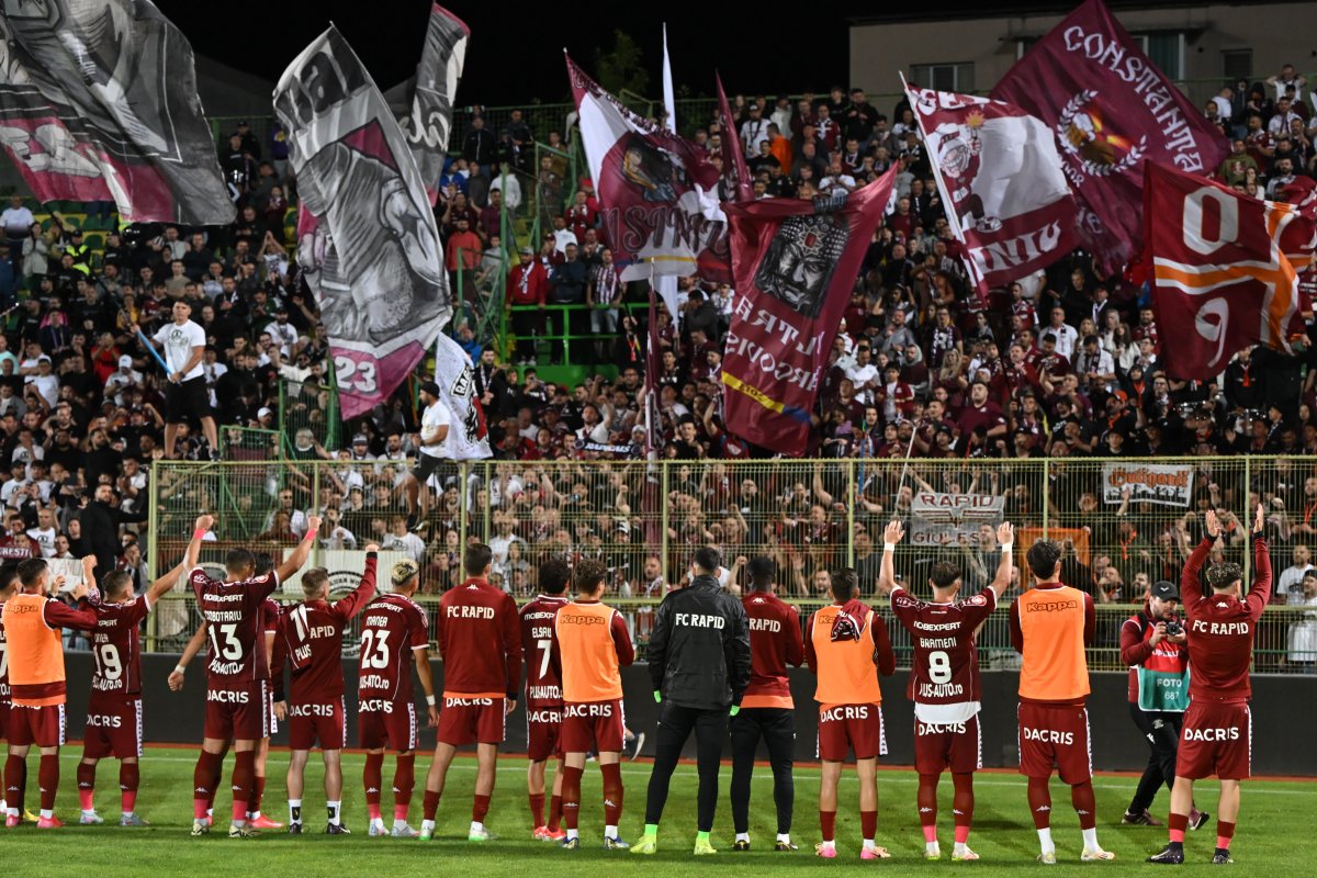 Fanii Rapidului, prezenți la meciul cu FC Argeș