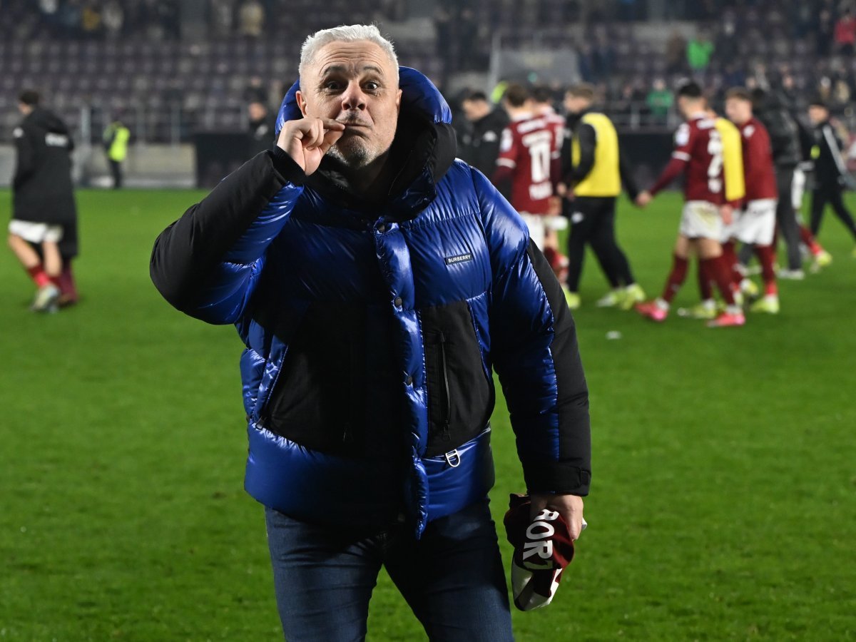”Șumudică nu avea cum să reușescă în haosul de la Rapid. El doar condimenta circul. A făcut-o special”