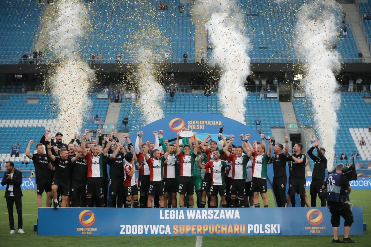Edi Iordănescu a cucerit primul trofeu la Legia Varșovia, după 2-1 cu Lech Poznan în Supercupa Poloniei