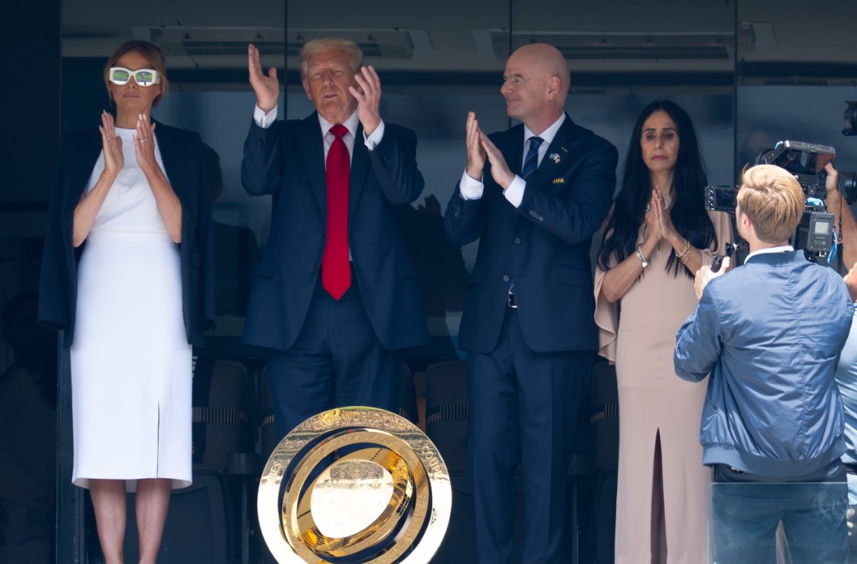 Donald Trump alături de soția sa, Melania, Gianni Infantino și soția acestuia