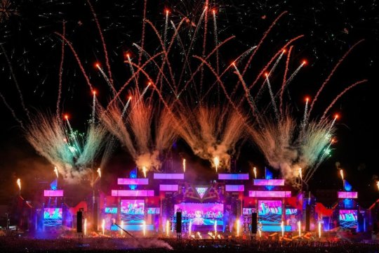 Fostul șef de la Dinamo sare în apărarea lui Selly și a festivalului «Beach, Please!»: ”Ăla, un dobitoc! Nu trebuie să generalizăm”