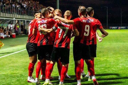 ”Csikszereda să joace în campionatul Ungariei, nu are ce căuta în România! Cum adică «fără români și fără negri»?! Nu o mai primeau nici la județ dacă era în altă țară”