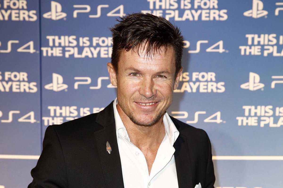 Felix Baumgartner a sărit cu parașuta de la aproape 39.000 de metru altitudine