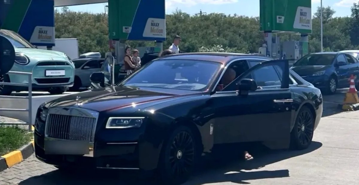 Rolls-Royce, mașina de lux al lui Gigi Becali