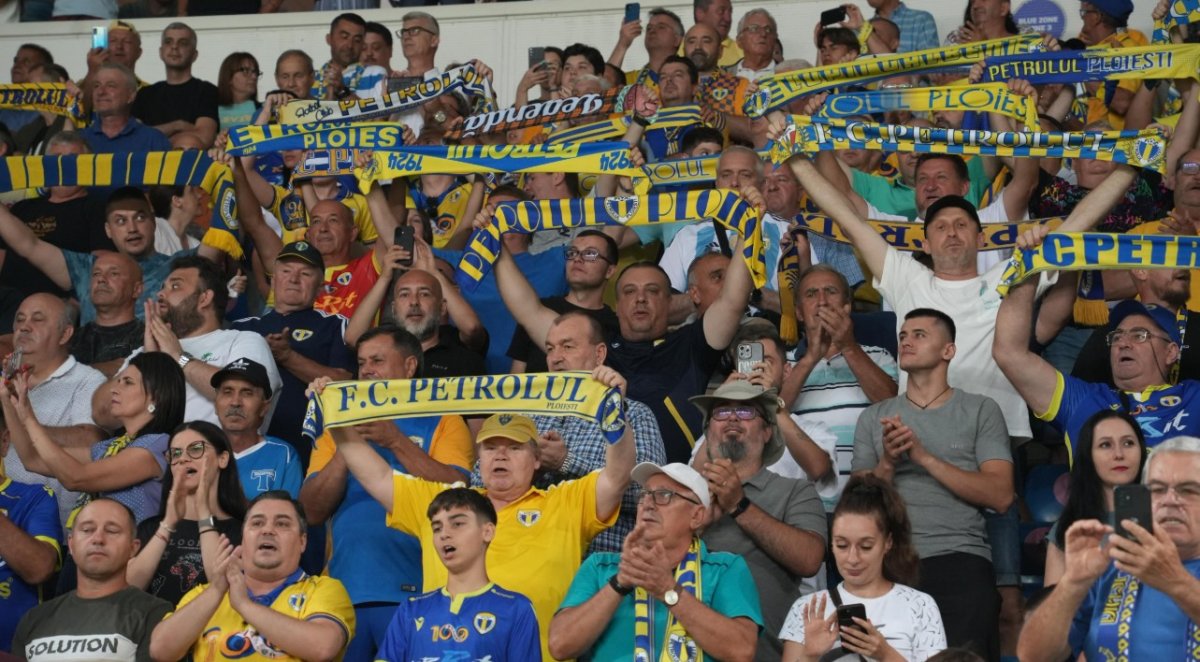 Arena Ilie Oană este plină la meciul din etapa a 2-a a SuperLigii, dintre Petrolul și FCSB