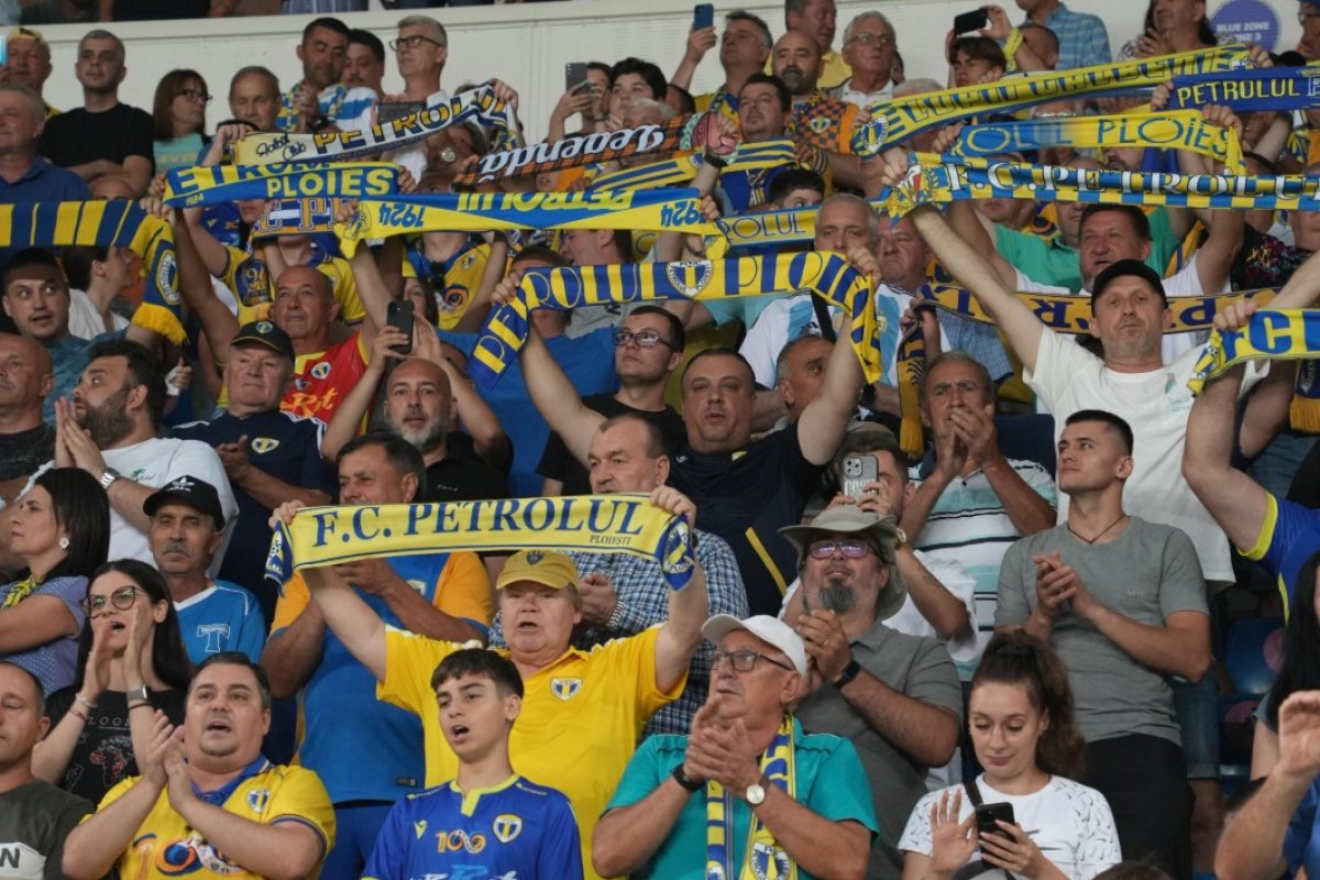 Arena Ilie Oană este plină la meciul din etapa a 2-a a SuperLigii, dintre Petrolul și FCSB