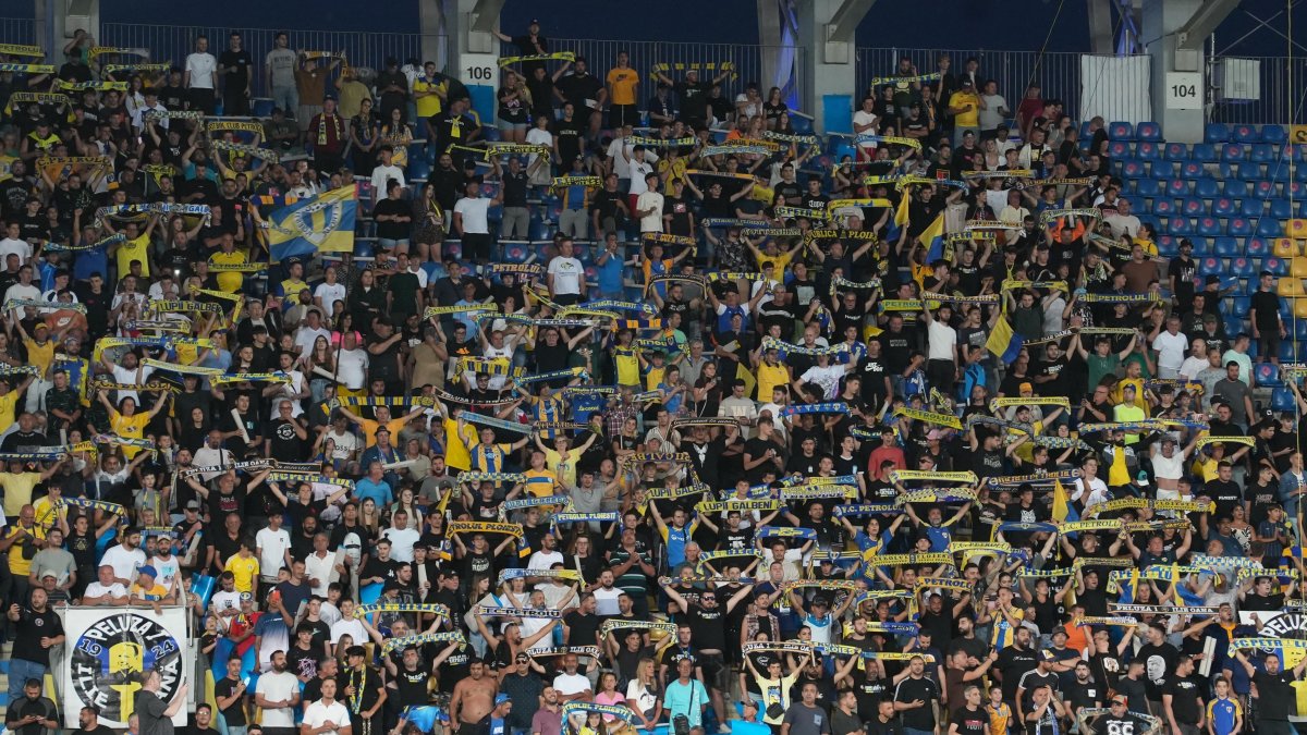 Fanii celor de la Petrolul