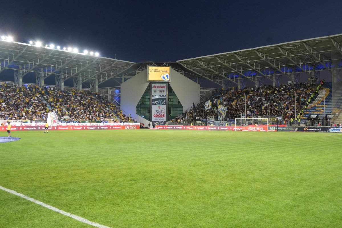 Fanii celor de la Petrolul s-au luat la harță