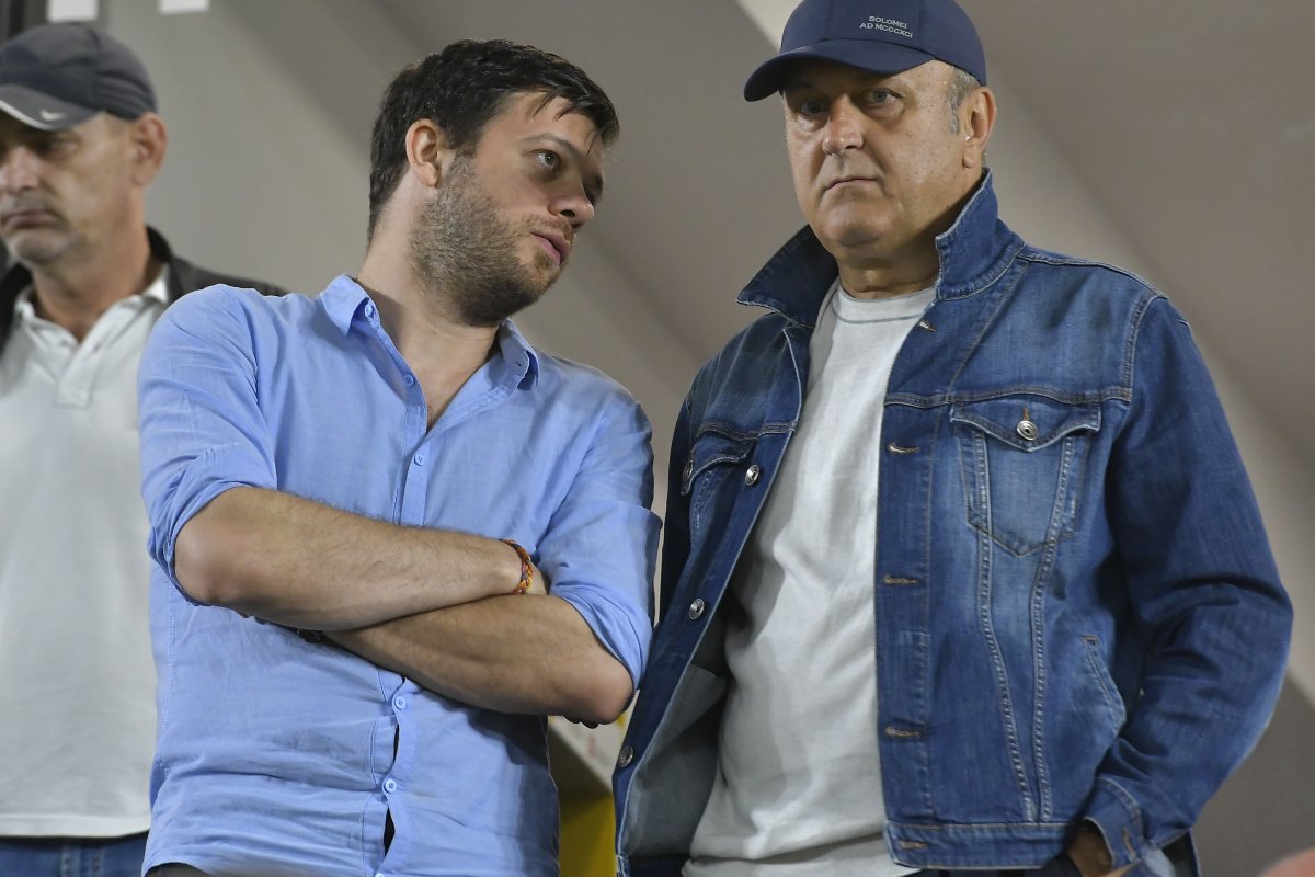 Mesaj al fanilor Rapidului pentru Șucu și Angelescu