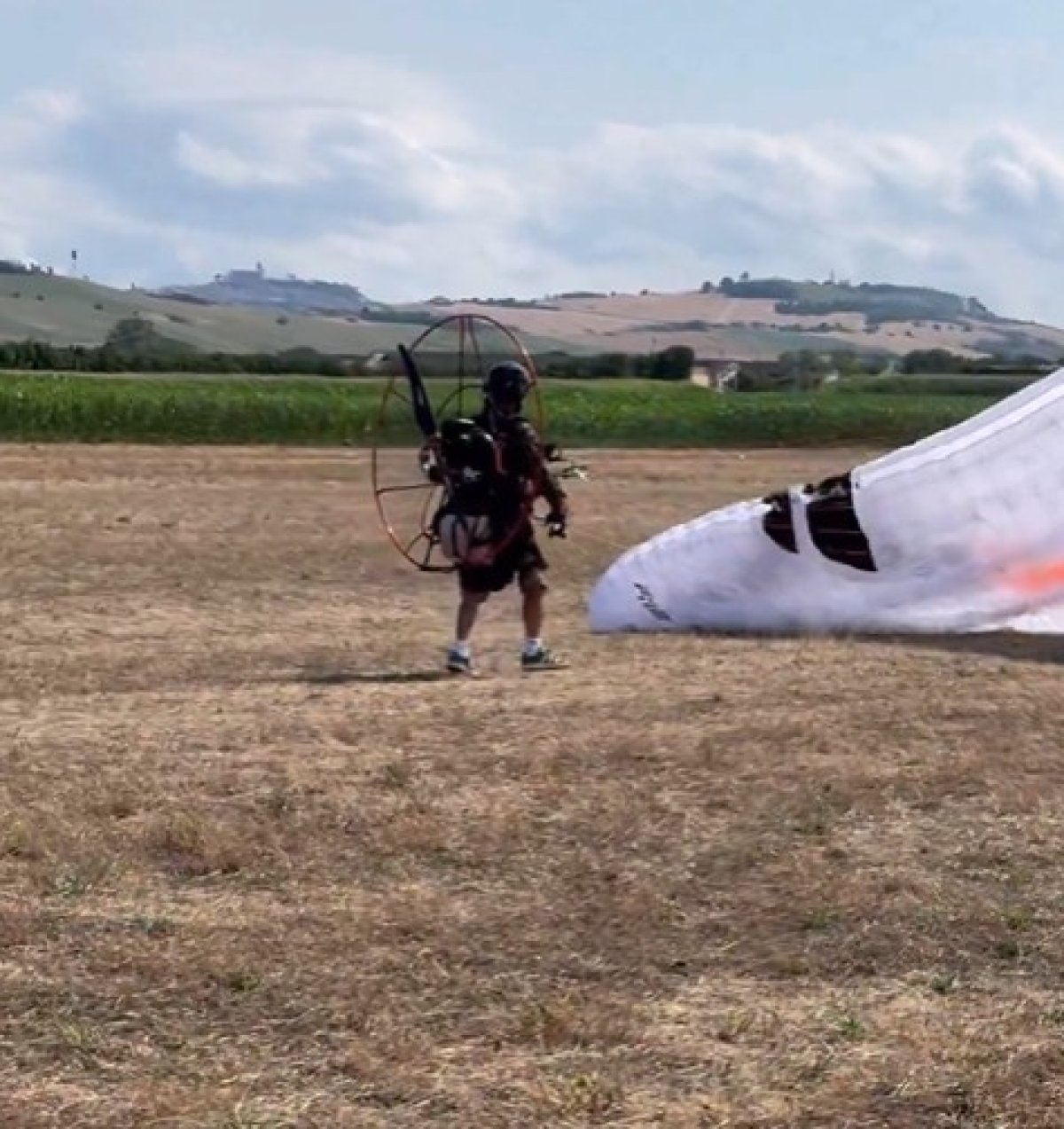 Acesta este momentul în care Felix Baumgartner se lansează pentru ultimul zbor efectuat în viață