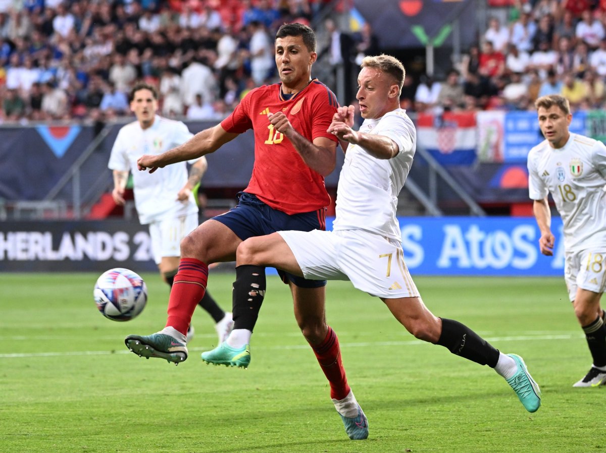 Davide Fratessi (alb) este internațional italian