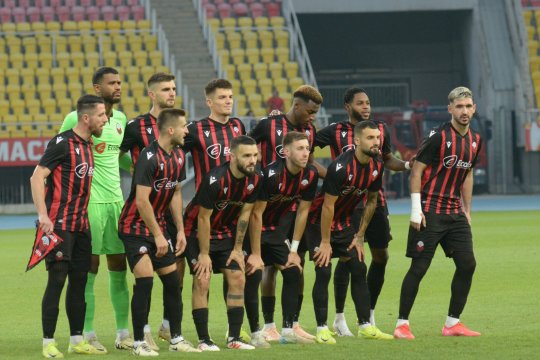 FCSB, învinsă de o echipă cu salarii de Liga 2 România. Ce venituri au jucătorii de la Shkendija