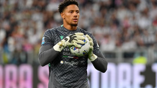 Rivalul lui Răzvan Sava a fost suspendat două luni pentru un cartonaș galben