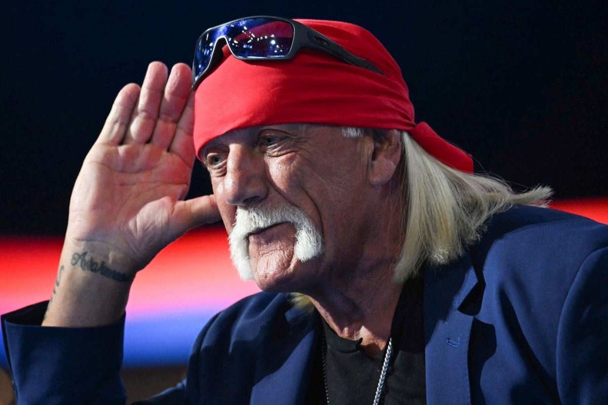 Hulk Hogan s-a retras din wrestling în 2012