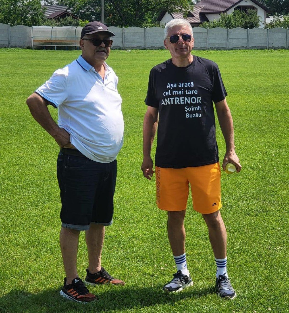 Tulpan (stânga) a fost jucător și președinte la Gloria Buzău