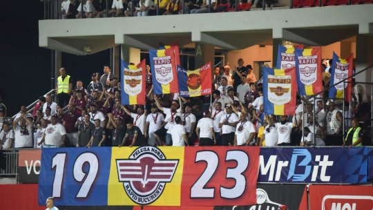 Mesajul jignitor pe care fanii Rapidului au încercat să îl introducă la meciul cu Csikszereda! Ce scria pe bannerul interzis de jandarmi