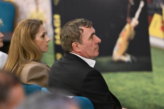 Gică Hagi, însoțit de tatăl Marilenei la FCSB - Farul. Imagini rare cu socrul ”Regelui”