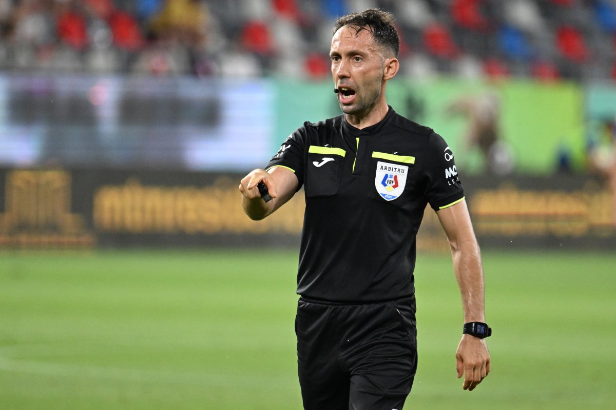 George Găman a condus meciul dintre FCSB și Farul, din etapa a 3-a a SuperLigii