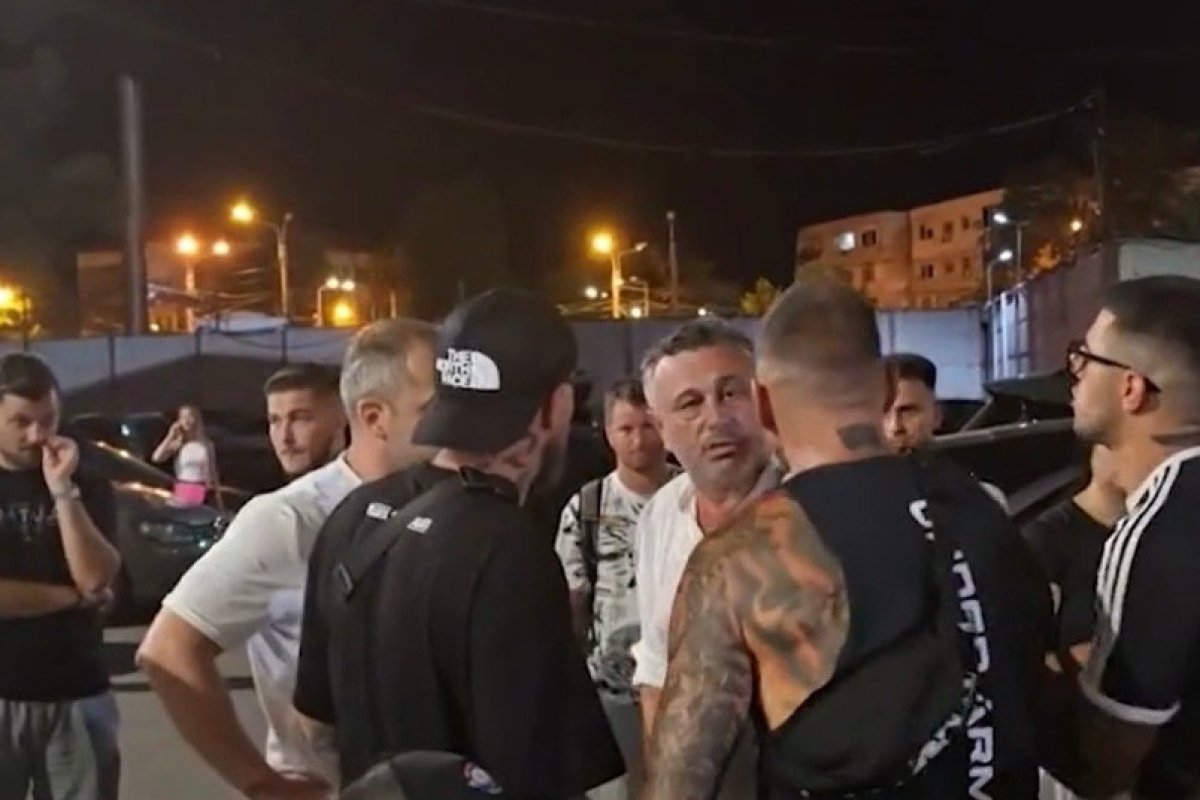 Cristi Munteanu "a fost prins la mijloc" de fanii Oțelului