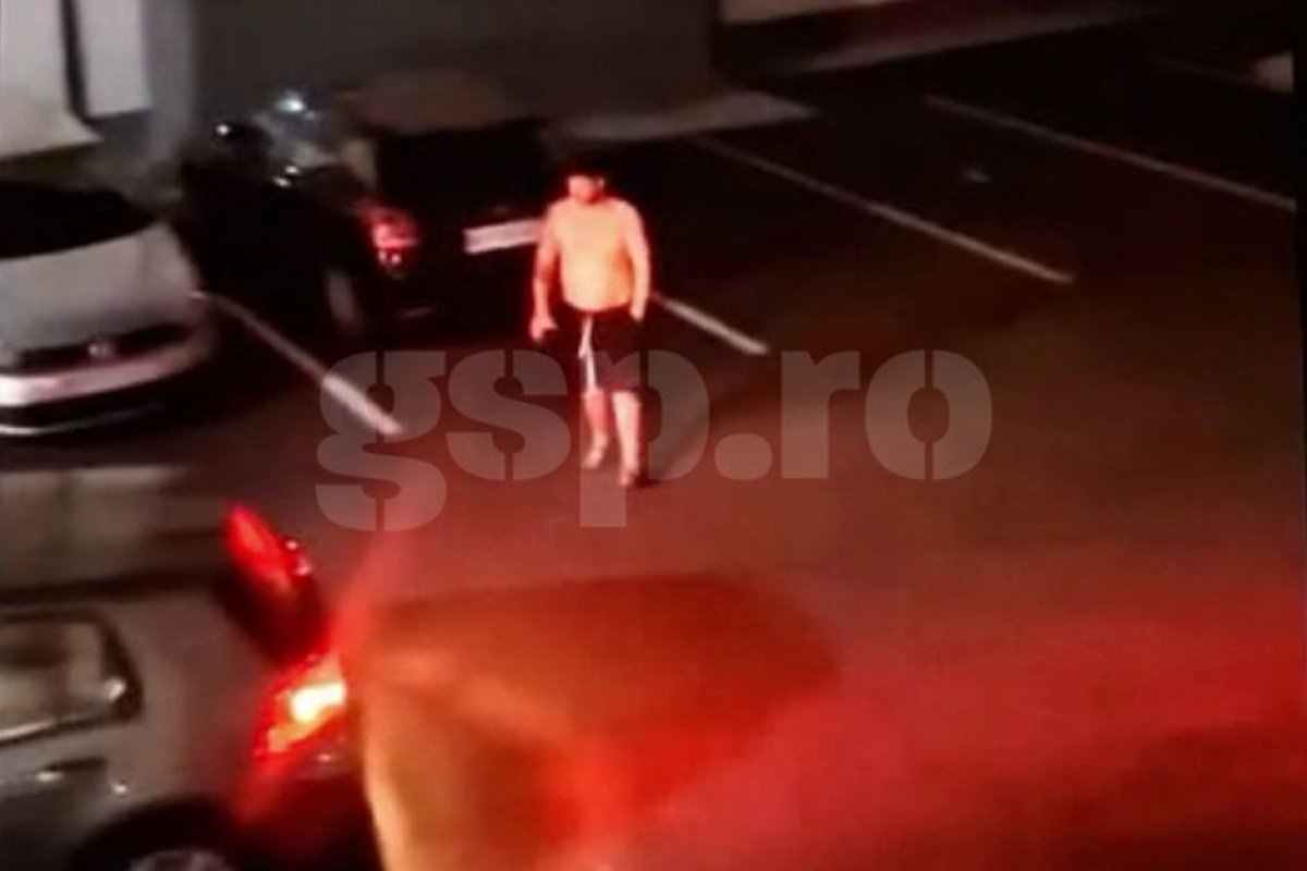 Cristi Tănase, fără tricou
