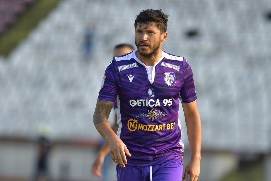 Cristi Tănase a făcut scandal, la bustul gol, sub influența alcoolului. Unde s-a petrecut întreaga scenă