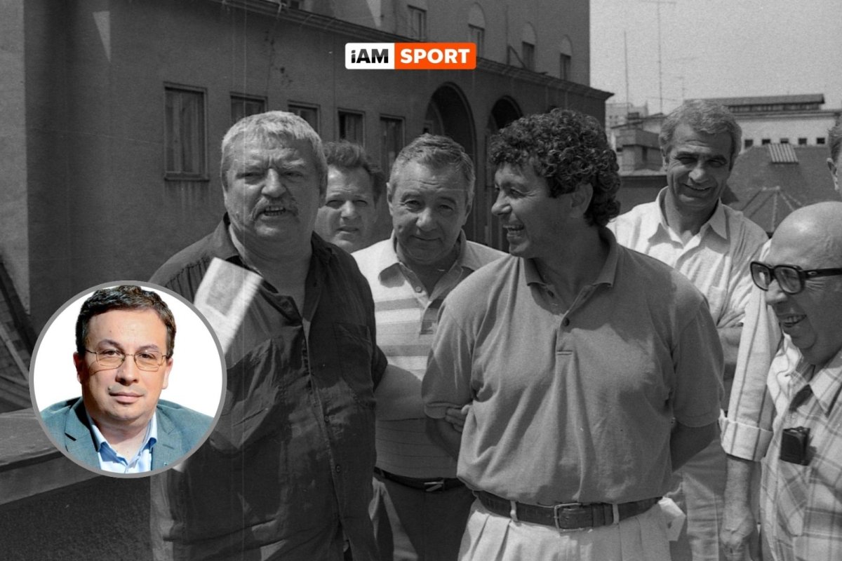 Mircea Lucescu, alături de Ioan Chirilă și de alți corifei ai Gazetei sporturilor din anii '90, într-o fotografie din colecția gsp.ro