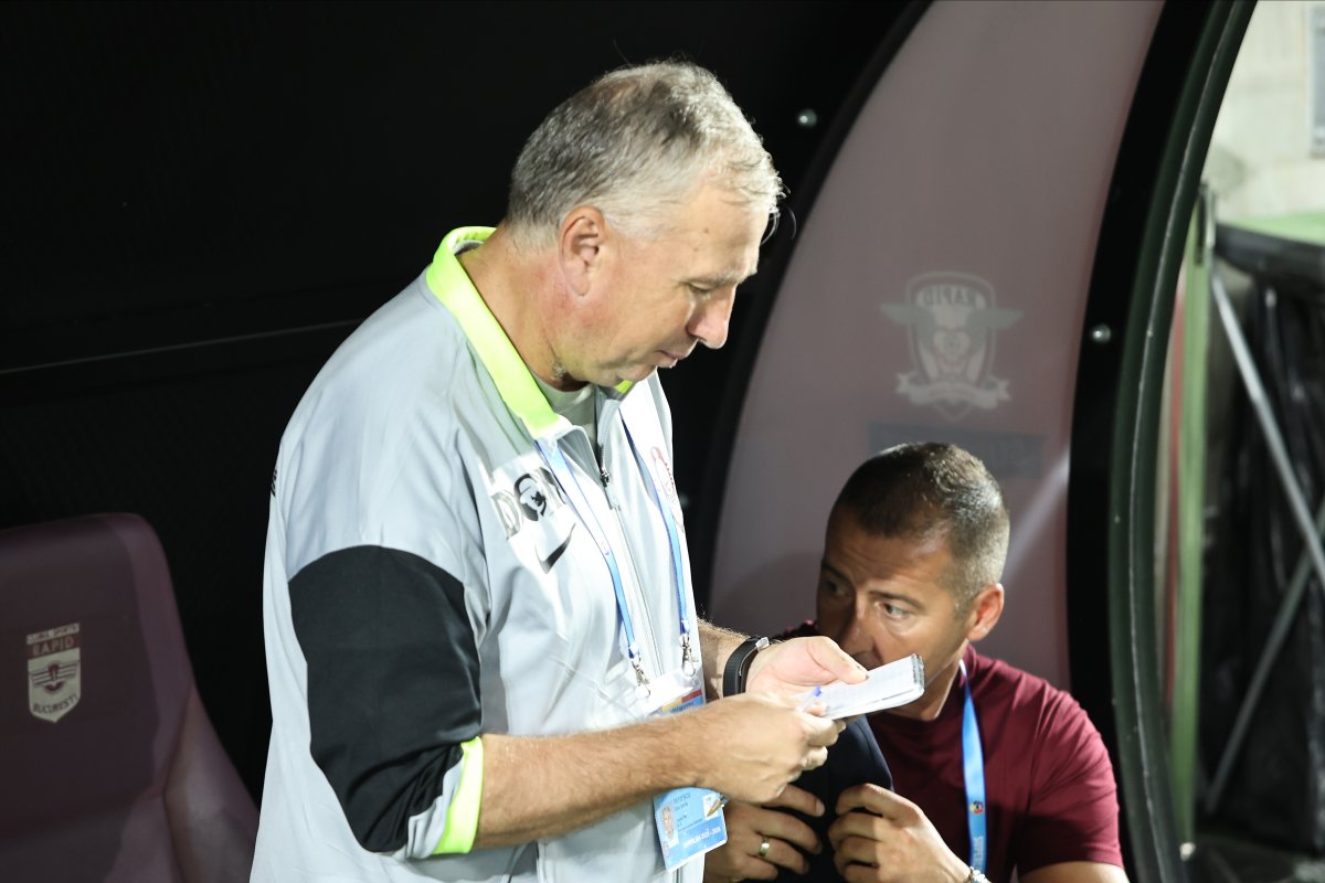 Dan Petrescu are 800 de meciuri ca antrenor