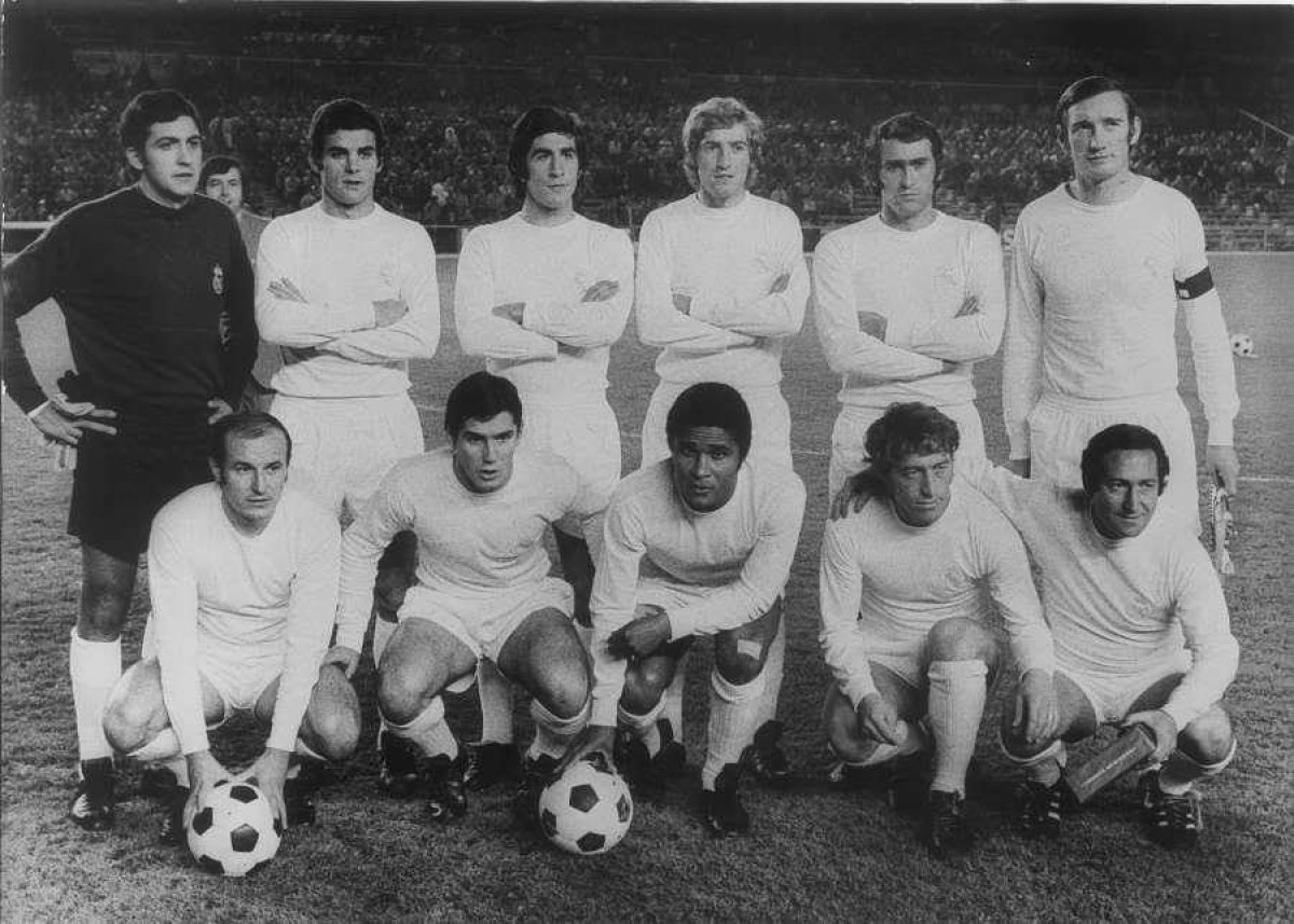 În decembrie 1972, Dobrin (al doilea din dreapta, pe rândul de jos) a jucat pentru Real Madrid la retragerea lui Gento. Atunci i-a impresionat pe spanioli, însă transferul nu s-a putut realiza din motive politice