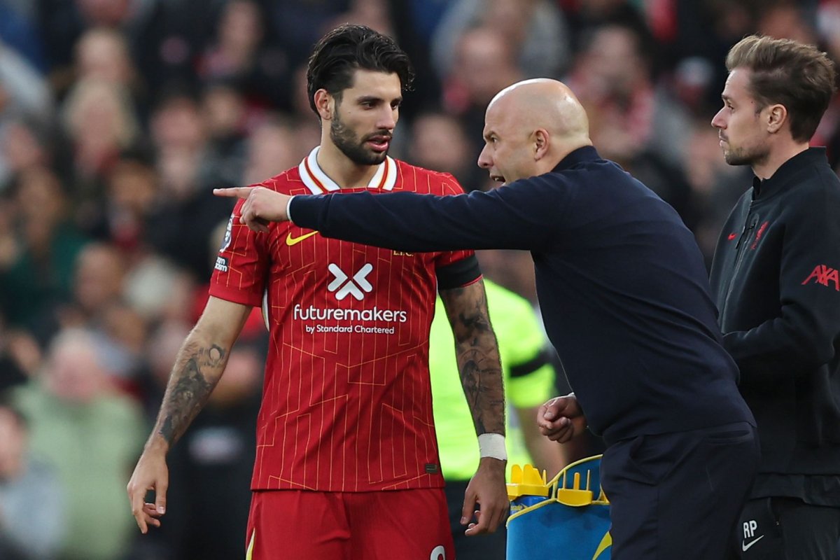 Arne Slot a câștigat titlul cu Liverpool în chiar primul sezon în care a fost managerul "cormoranilor"