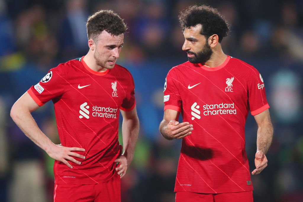 Diogo Jota, alături de colegul său din atacul lui Liverpool, Mohamed Salah