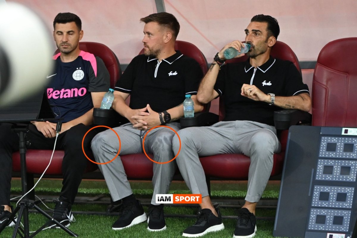 Mihai Pintilii (centru) a câștigat titlul cu FCSB din postura de jucător