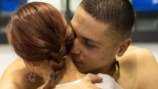 Abia s-a abținut. Cum a fost surprinsă Taisia, iubita lui David Popovici