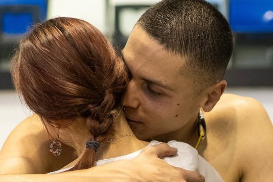 Abia s-a abținut. Cum a fost surprinsă Taisia, iubita lui David Popovici