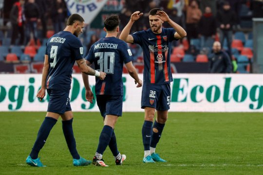 Costel Gâlcă mai are nevoie de jucători. Cine este fotbalistul pe care îl studiază Pederzoli
